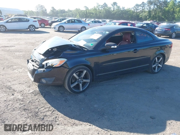 2011 Volvo C70 z VIN YV1672MC6BJ114811, wystawiony jako IAAI lot #42296694 z przebiegiem 130 134 mil mil oraz . Historia ofert i sprzedaży dostępna na DreamBid. Obrazek 17.