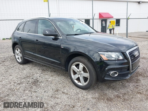 2012 Audi Q5 3.2L Premium Plus with VIN WA1DKAFP2CA040692, listed as a IAAI auction lot 42103532 with 177,382 mi miles. Bid and sale history available at carsss.com. Image 1.