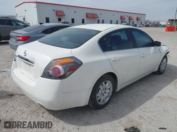 2009 Nissan Altima S with VIN 1N4AL21E09C126880, listed as a IAAI auction lot 41739604 with 258,940 mi miles and . Bid and sale history available at DreamBid. Image 4.