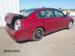 2005 Nissan Altima 2.5 S with VIN 1N4AL11D55N922251, listed as a IAAI auction lot 41964617 with 155,222 mi miles. Bid and sale history available at carsss.com. Image 4.