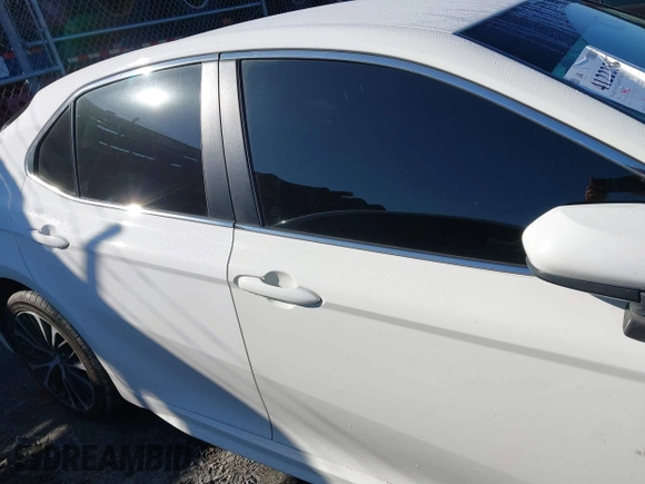 2018 Toyota Camry LE with VIN 4T1B11HK3JU658046, listed as a IAAI auction lot 41222583 with 325,249 mi miles. Bid and sale history available at carsss.com. Image 13.