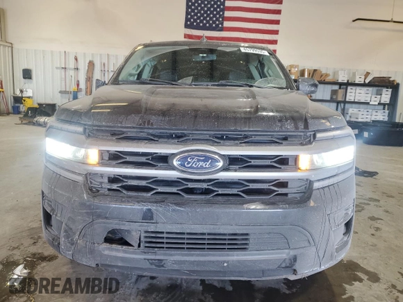 2024 Ford Expedition XLT with VIN 1FMJU1J83REA23805, listed as a Copart auction lot 45799535 with 24,251 mi miles and Salvage Title. Bid and sale history available at carsss.com. Image 5.
