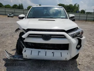 2023 Toyota 4Runner TRD Off Road Premium z VIN JTERU5JR3P6118052, wystawiony jako Copart lot #63659815 z przebiegiem 24 203 mil mil oraz Szkoda całkowita • Salvage title. Historia ofert i sprzedaży dostępna na DreamBid. Obrazek 5.