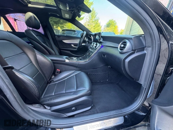 2019 Mercedes-Benz C 300 with VIN 55SWF8DB3KU287744, listed as a Copart auction lot 55195355 with 99,216 mi miles and Clean Title. Bid and sale history available at DreamBid. Image 5.