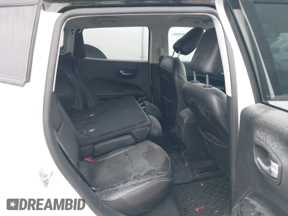 2020 Jeep Compass Latitude z VIN 3C4NJCBB3LT211543, wystawiony jako IAAI lot #42130702 z przebiegiem 70 227 mil mil oraz . Historia ofert i sprzedaży dostępna na DreamBid. Obrazek 8.