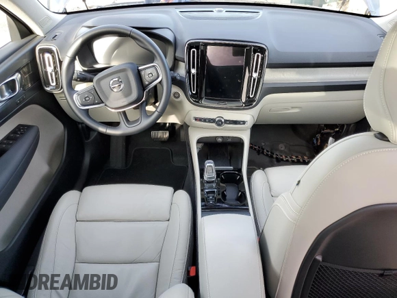 2022 Volvo XC40 Inscription z VIN YV4162UL0N2787155, wystawiony jako Copart lot #49329705 z przebiegiem Nie podano mil oraz Szkoda całkowita • Salvage title. Historia ofert i sprzedaży dostępna na DreamBid. Obrazek 8.