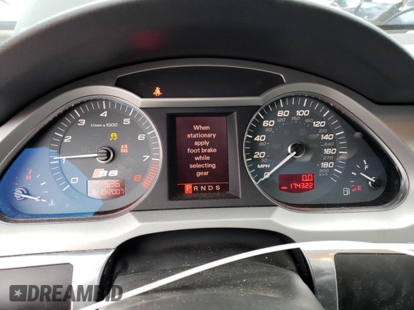 2008 Audi S6 z VIN WAUDN74F58N089053, wystawiony jako Copart lot #85674504 z przebiegiem 174 322 mil mil oraz Szkoda całkowita • Salvage title. Historia ofert i sprzedaży dostępna na DreamBid. Obrazek 9.