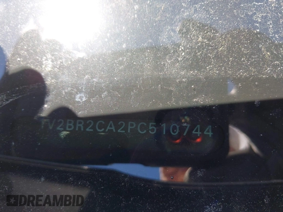 2023 Volkswagen Atlas SEL z VIN 1V2BR2CA2PC510744, wystawiony jako IAAI lot #42292142 z przebiegiem 20 612 mil mil oraz . Historia ofert i sprzedaży dostępna na DreamBid. Obrazek 17.