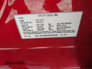 2024 Tesla Model Y z VIN 7SAYGDED2RA325538, wystawiony jako IAAI lot #42180492 z przebiegiem 8 738 mil mil oraz . Historia ofert i sprzedaży dostępna na DreamBid. Obrazek 9.