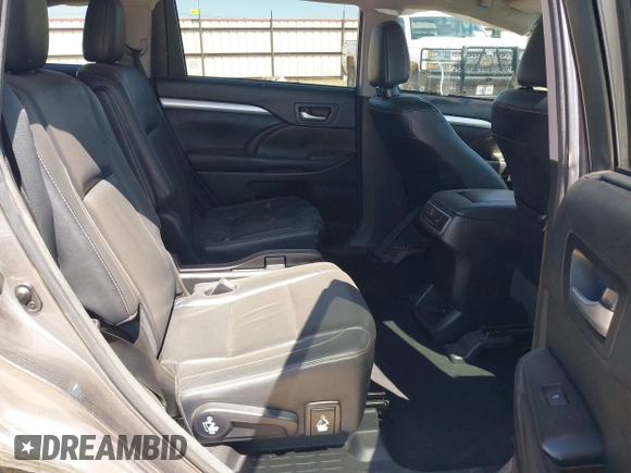 2017 Toyota Highlander XLE with VIN 5TDKZRFH1HS511984, listed as a IAAI auction lot 41948237 with 119,494 mi miles and . Bid and sale history available at DreamBid. Image 8.