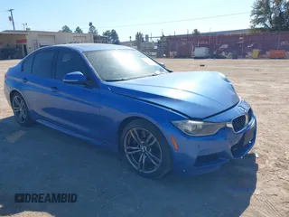 2015 BMW 3 Series 335i z VIN WBA3A9G51FNS66071, wystawiony jako IAAI lot #40630167 z przebiegiem 144 373 mil mil oraz . Historia ofert i sprzedaży dostępna na DreamBid. Obrazek 1.