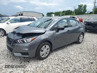 2022 Nissan Versa S z VIN 3N1CN8BV4NL866111, wystawiony jako Copart lot #62663595 z przebiegiem 36 435 mil mil oraz Czysty tytuł • Clean title. Historia ofert i sprzedaży dostępna na DreamBid. Obrazek 1.