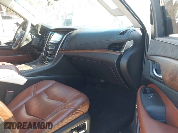 2017 Cadillac Escalade Luxury z VIN 1GYS3BKJ0HR184679, wystawiony jako IAAI lot #41690198 z przebiegiem 116 512 mil mil oraz . Historia ofert i sprzedaży dostępna na DreamBid. Obrazek 5.