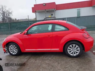 2019 Volkswagen Beetle S с VIN 3VWFD7AT1KM708397, выставлен на аукционе IAAI как лот 41919925 с пробегом 106 958 миль миль и . История ставок и продаж доступна на DreamBid. Изображение 14.