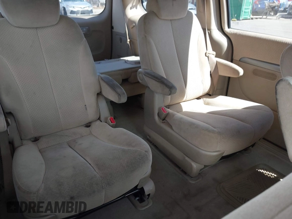 2007 Hyundai Entourage GLS z VIN KNDMC233976032785, wystawiony jako IAAI lot #41871330 z przebiegiem 134 886 mil mil oraz . Historia ofert i sprzedaży dostępna na DreamBid. Obrazek 8.