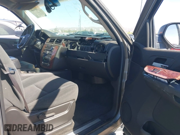 2007 Chevrolet Avalanche LS with VIN 3GNEC12017G113629, listed as a IAAI auction lot 42189684 with 122,771 mi miles and . Bid and sale history available at DreamBid. Image 5.