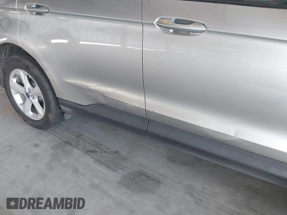 2020 Ford Edge SE z VIN 2FMPK3G97LBA60726, wystawiony jako IAAI lot #41996884 z przebiegiem 62 817 mil mil oraz . Historia ofert i sprzedaży dostępna na DreamBid. Obrazek 17.