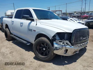 2017 Ram 1500 Big Horn z VIN 3C6RR7LTXHG608439, wystawiony jako IAAI lot #42239600 z przebiegiem 92 038 mil mil oraz . Historia ofert i sprzedaży dostępna na DreamBid. Obrazek 1.