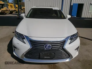 2018 Lexus ES with VIN JTHBW1GG6J2184400, listed as a Copart auction lot 48791755 with 6,724 mi miles and Salvage Title. Bid and sale history available at carsss.com. Image 5.