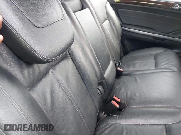 2011 Mercedes-Benz GL-Class GL 550 with VIN 4JGBF8GEXBA634772, listed as a IAAI auction lot 42025095 with 183,986 mi miles. Bid and sale history available at carsss.com. Image 8.