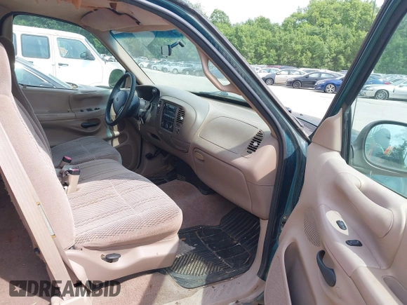 1997 Ford F-150 с VIN 1FTDX1767VKB25120, выставлен на аукционе IAAI как лот 42471027 с пробегом 155 877 миль миль и . История ставок и продаж доступна на DreamBid. Изображение 5.