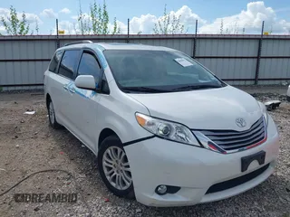 2017 Toyota Sienna XLE Auto Access Seat z VIN 5TDYZ3DC1HS829344, wystawiony jako IAAI lot #42098852 z przebiegiem 54 825 mil mil oraz . Historia ofert i sprzedaży dostępna na DreamBid. Obrazek 1.
