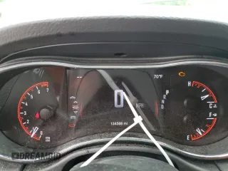 2018 Dodge Durango SXT z VIN 1C4RDJAG7JC359777, wystawiony jako Copart lot #57051685 z przebiegiem 134 568 mil mil oraz Szkoda całkowita • Salvage title. Historia ofert i sprzedaży dostępna na DreamBid. Obrazek 9.