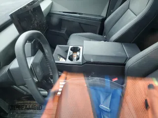 2024 Tesla Cybertruck Cyberbeast z VIN 7G2CEHEE1RA037505, wystawiony jako Copart lot #48383485 z przebiegiem Nie podano mil oraz Szkody całkowita. Historia ofert i sprzedaży dostępna na DreamBid. Obrazek 7.