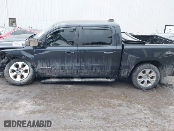 2019 Ram 1500 Big Horn z VIN 1C6SRFFT6KN811253, wystawiony jako IAAI lot #41071264 z przebiegiem 83 624 mil mil oraz . Historia ofert i sprzedaży dostępna na DreamBid. Obrazek 14.