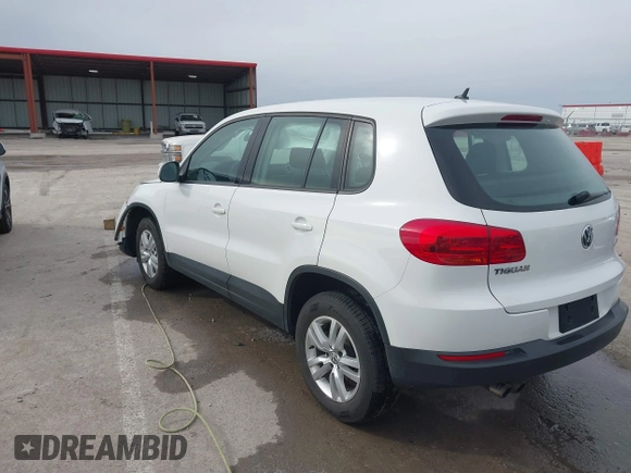2013 Volkswagen Tiguan S z VIN WVGAV3AX6DW610678, wystawiony jako IAAI lot #41544865 z przebiegiem 102 948 mil mil oraz . Historia ofert i sprzedaży dostępna na DreamBid. Obrazek 3.