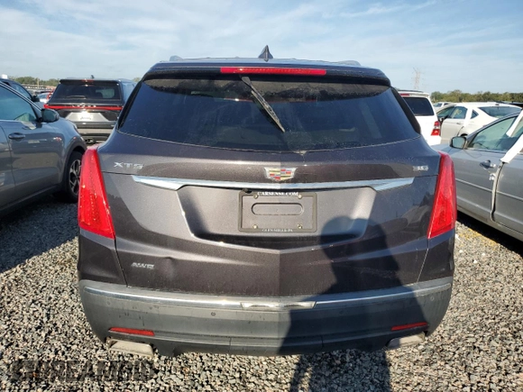 2017 Cadillac XT5 Luxury AWD z VIN 1GYKNDRSXHZ267282, wystawiony jako Copart lot #82061694 z przebiegiem Nie podano mil oraz Szkoda całkowita • Salvage title. Historia ofert i sprzedaży dostępna na DreamBid. Obrazek 6.