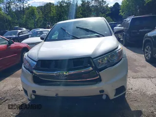 2015 Toyota Highlander LE z VIN 5TDBKRFH6FS094959, wystawiony jako IAAI lot #42335431 z przebiegiem 110 778 mil mil oraz . Historia ofert i sprzedaży dostępna na DreamBid. Obrazek 12.