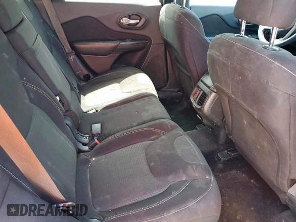 2016 Jeep Cherokee Latitude z VIN 1C4PJLCB2GW377947, wystawiony jako Copart lot #59887995 z przebiegiem 189 328 mil mil oraz Czysty tytuł • Clean title. Historia ofert i sprzedaży dostępna na DreamBid. Obrazek 10.