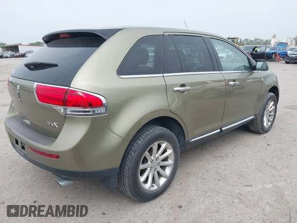 2013 Lincoln MKX with VIN 2LMDJ6JK7DBL14542, listed as a IAAI auction lot 41919144 with 126,714 mi miles. Bid and sale history available at carsss.com. Image 4.