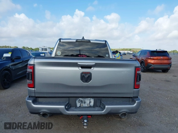2019 Ram 1500 Big Horn z VIN 1C6RREFT0KN785936, wystawiony jako IAAI lot #41724260 z przebiegiem 71 247 mil mil oraz . Historia ofert i sprzedaży dostępna na DreamBid. Obrazek 15.
