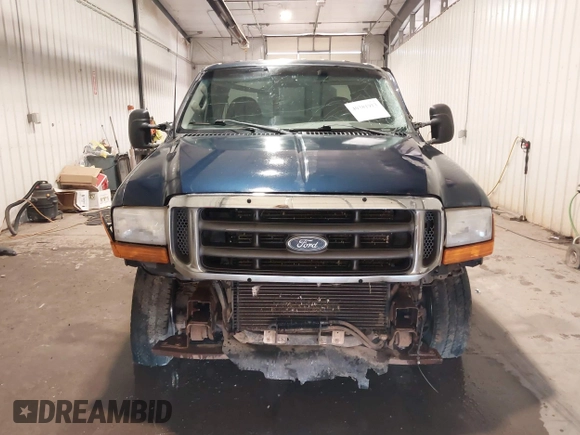 2001 Ford Super Duty F-250 XL with VIN 1FTNW21FX1EC34184, listed as a IAAI auction lot 40381913 with 230,400 mi miles. Bid and sale history available at carsss.com. Image 11.