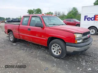 2005 Chevrolet Silverado 1500 Work Truck z VIN 1GCEC19X05Z139180, wystawiony jako IAAI lot #42437684 z przebiegiem 323 471 mil mil oraz . Historia ofert i sprzedaży dostępna na DreamBid. Obrazek 1.