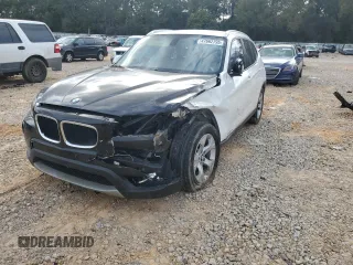 2015 BMW X1 sDrive28i z VIN WBAVM1C5XFVZ93734, wystawiony jako Copart lot #47662795 z przebiegiem 125 787 mil mil oraz Szkoda całkowita • Salvage title. Historia ofert i sprzedaży dostępna na DreamBid. Obrazek 1.