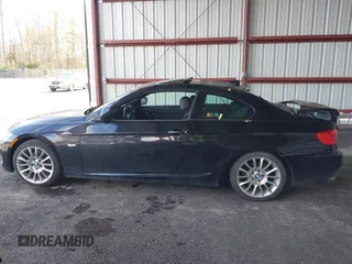 2011 BMW 3 Series 328i with VIN WBAKE3C53BE558916, listed as a IAAI auction lot 41946404 with 172,961 mi miles and . Bid and sale history available at carsss.com. Image 14.