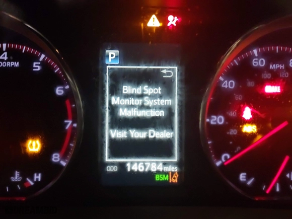 2017 Toyota RAV4 SE with VIN 2T3JFREVXHW577444, listed as a IAAI auction lot 41020638 with 146,784 mi miles. Bid and sale history available at carsss.com. Image 7.