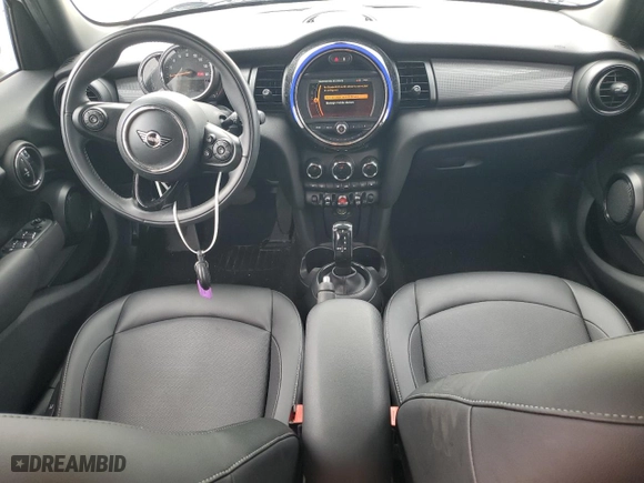 2021 MINI Hardtop 4 Door Oxford Edition with VIN WMWXU7C07M2N06066, listed as a Copart auction lot 68949904 with 56,378 mi miles and Salvage Title. Bid and sale history available at carsss.com. Image 8.