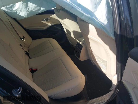 2022 BMW 3 Series 330i xDrive with VIN 3MW5R7J02N8C61109, listed as a IAAI auction lot 41392040 with 21,060 mi miles. Bid and sale history available at carsss.com. Image 8.