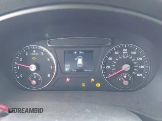 2019 Kia Sorento L z VIN 5XYPG4A31KG543915, wystawiony jako IAAI lot #41729916 z przebiegiem 79 416 mil mil oraz . Historia ofert i sprzedaży dostępna na DreamBid. Obrazek 7.