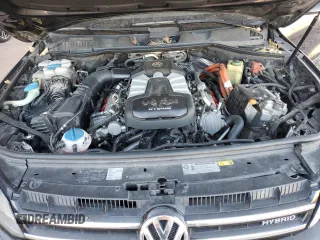 2011 Volkswagen Touareg с VIN WVGFG9BP2BD003056, выставлен на аукционе Copart как лот 84203674 с пробегом 171 456 миль миль и Списание • Salvage title. История ставок и продаж доступна на DreamBid. Изображение 12.
