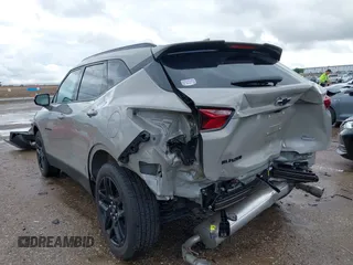 2021 Chevrolet Blazer LT z VIN 3GNKBCRS4MS563177, wystawiony jako IAAI lot #42162177 z przebiegiem 43 201 mil mil oraz . Historia ofert i sprzedaży dostępna na DreamBid. Obrazek 3.
