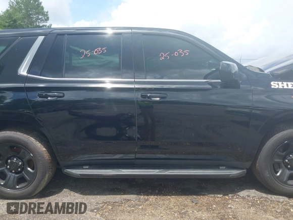 2022 Chevrolet Tahoe Commercial z VIN 1GNSCLED4NR235962, wystawiony jako IAAI lot #42515868 z przebiegiem 73 003 mil mil oraz . Historia ofert i sprzedaży dostępna na DreamBid. Obrazek 13.