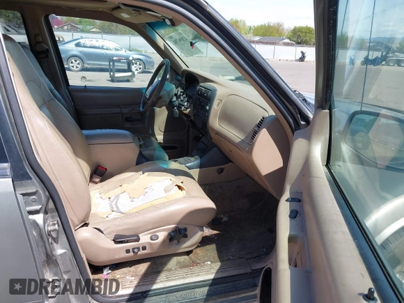 2001 Ford Explorer Eddie Bauer с VIN 1FMDU84PX1ZA53129, выставлен на аукционе IAAI как лот 42096784 с пробегом 283 962 миль миль и . История ставок и продаж доступна на DreamBid. Изображение 5.