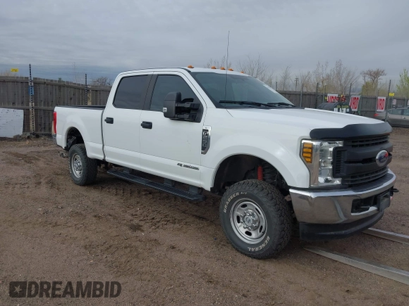 2018 Ford Super Duty F-250 SRW XL with VIN 1FT7W2BTXJEB32087, listed as a IAAI auction lot 41947573 with 188,909 mi miles. Bid and sale history available at carsss.com. Image 1.