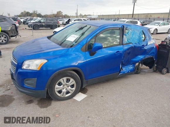 2015 Chevrolet Trax LS with VIN KL7CJKSB8FB179600, listed as a IAAI auction lot 41139637 with 62,814 mi miles. Bid and sale history available at carsss.com. Image 2.