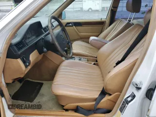 1990 Mercedes-Benz 300 with VIN WDBEB28D0LB224203, listed as a Copart auction lot 56349565 with 239,773 mi miles and Clean Title. Bid and sale history available at DreamBid. Image 7.